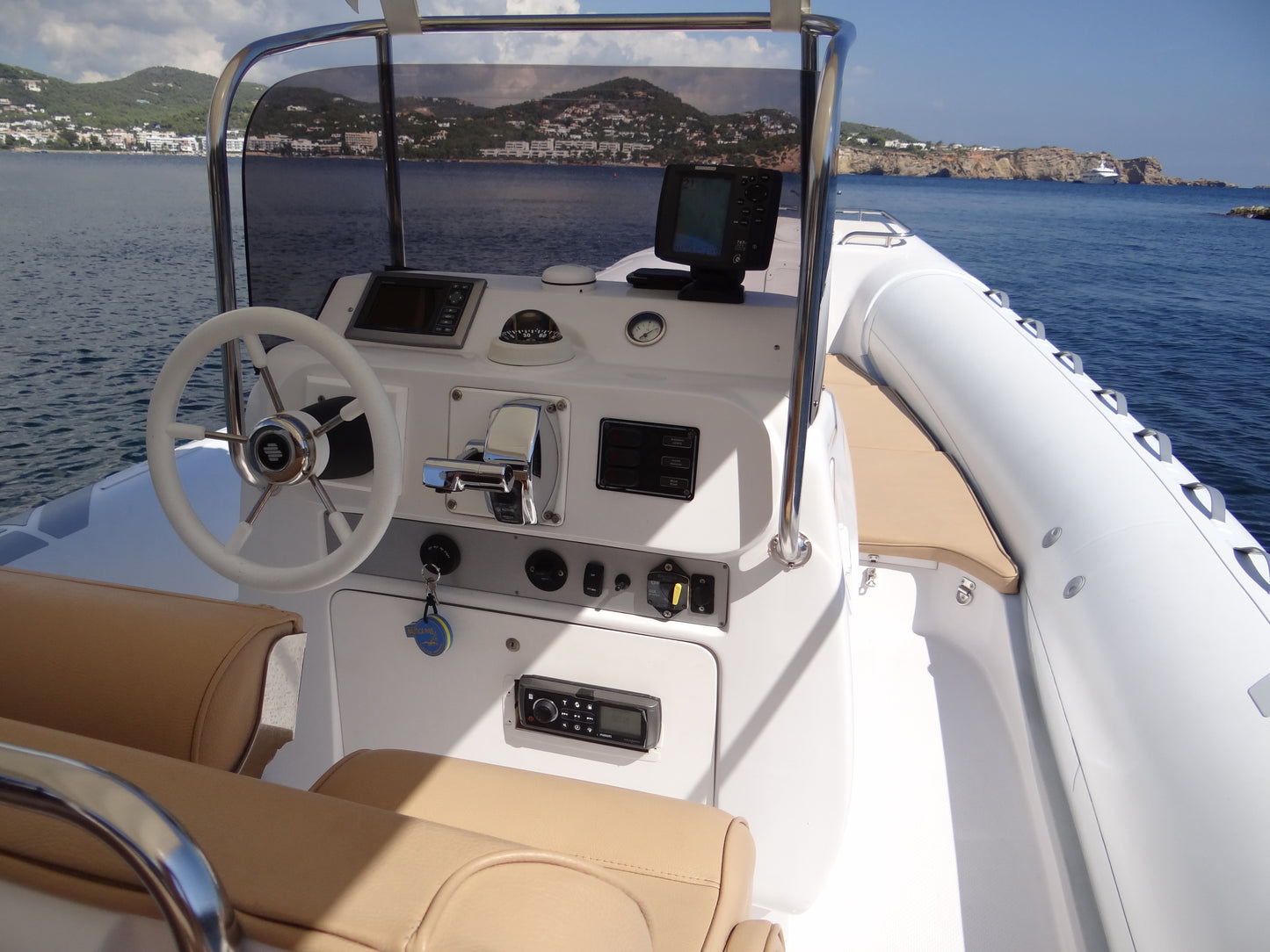 Location de Bateau Pneumatique Sacs 25